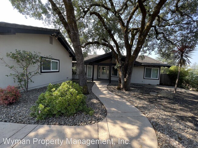 19 Inverness Dr Napa, CA 94558 photo 2