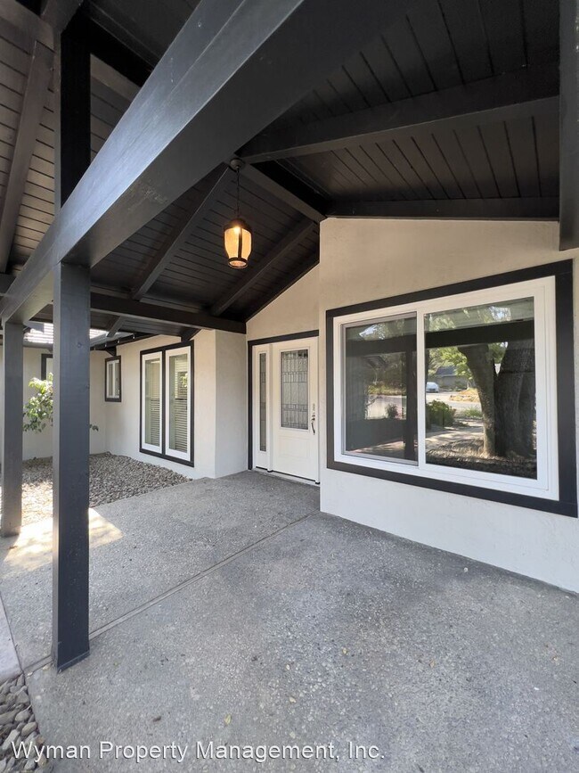 19 Inverness Dr Napa, CA 94558 photo 4