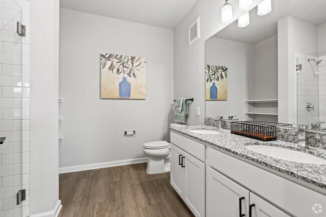 Whispering Pointe Apartments photo 5