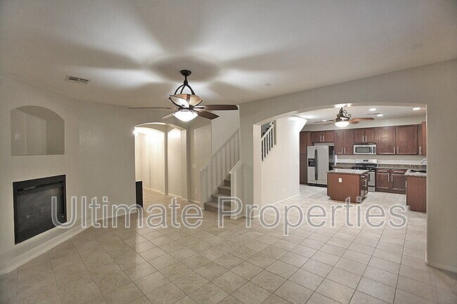 18162 W Elm St Surprise, AZ 85388 photo 2