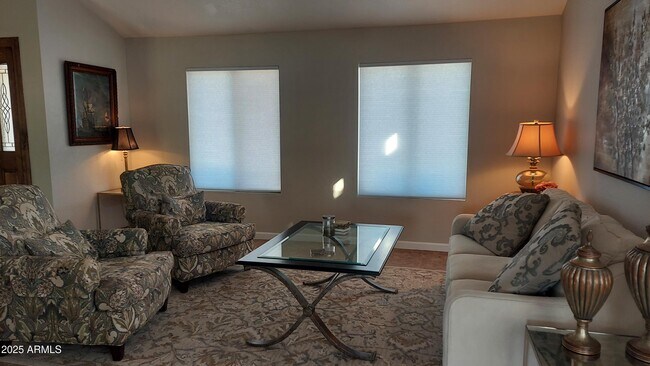 459 E Marigold Ln Tempe, AZ 85288 photo 4