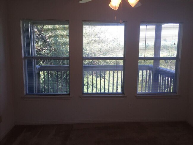2712 San Pedro St Austin, TX 78705 photo 2