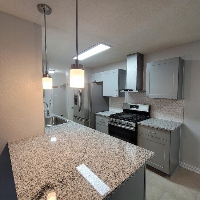 1305 York Castle Dr Pflugerville, TX 78660 photo 3