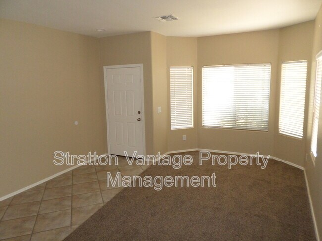 859 W Kroll Ave photo 2