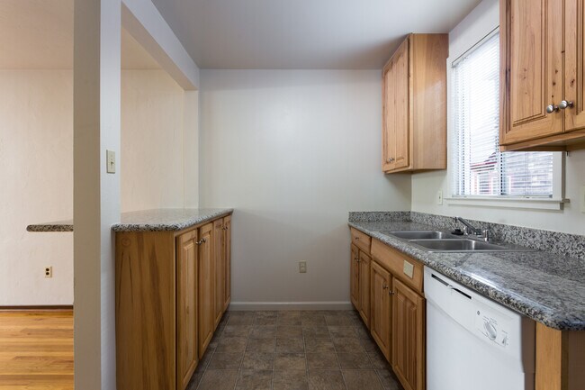 6605-6605 Moeser Ln El Cerrito, CA 94530 photo 4