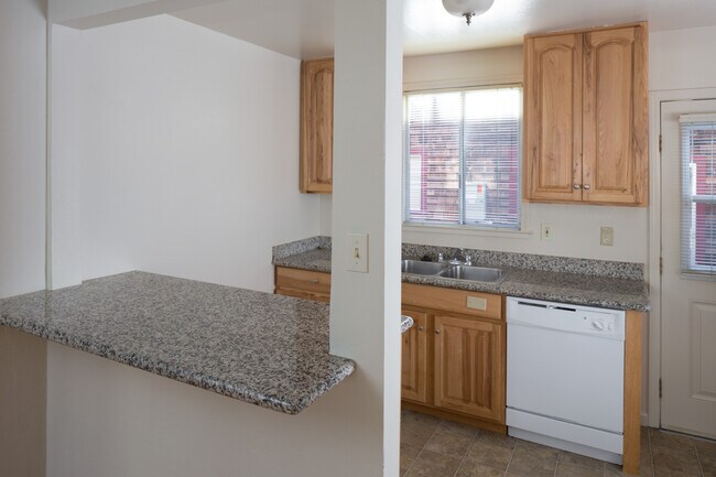 6605-6605 Moeser Ln El Cerrito, CA 94530 photo 3