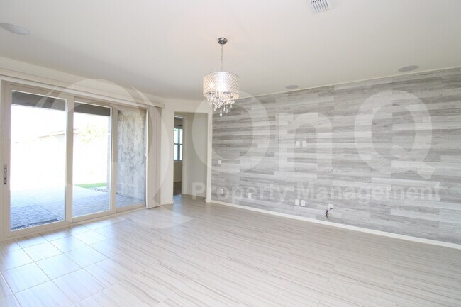 3012 W Tumbleweed Dr Phoenix, AZ 85085 photo 3
