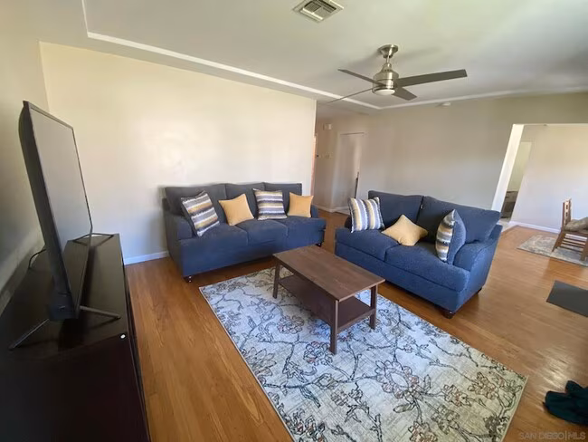 5442 San Onofre Terrace San Diego, CA 92114 photo 3