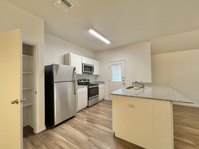 1814 Montell St Copperas Cove, TX 76522 photo 5