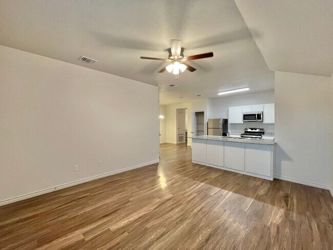1814 Montell St Copperas Cove, TX 76522 photo 2