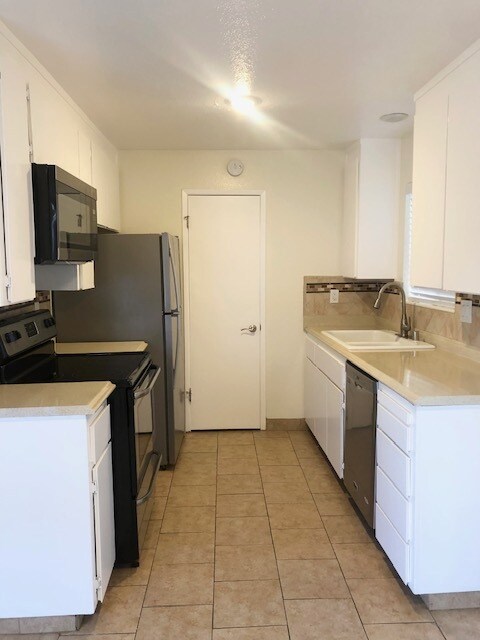 Sunnyside Apartments photo 2