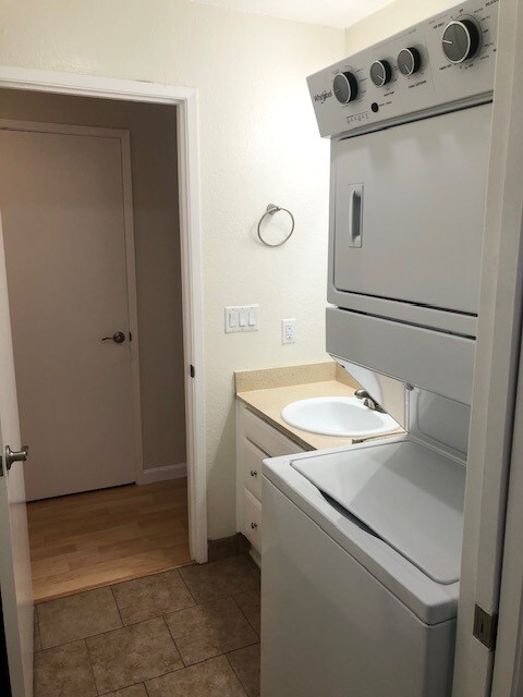 Sunnyside Apartments photo 3