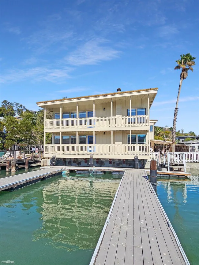 8 Mooring Road, San Rafael, CA 94901 photo 2