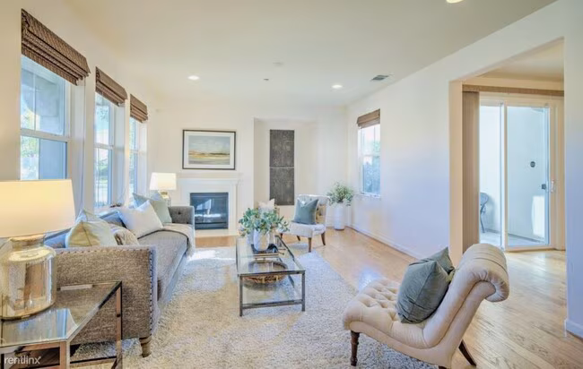 5068 Fioli Loop, San Ramon, CA 94582 photo 3
