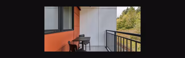 Traxx Apartments photo 5