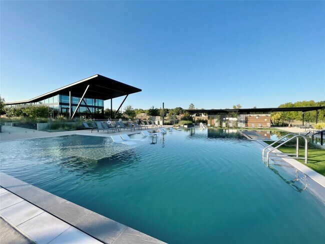 7217 Garnet Mill Ln Austin, TX 78744 photo 4