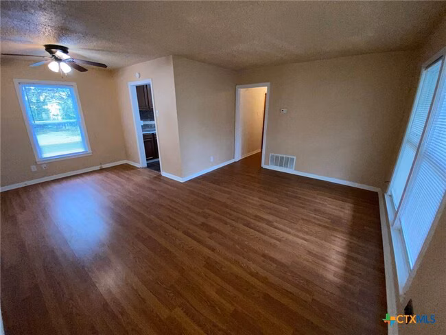 1901 Poage Ave Killeen, TX 76541 photo 3