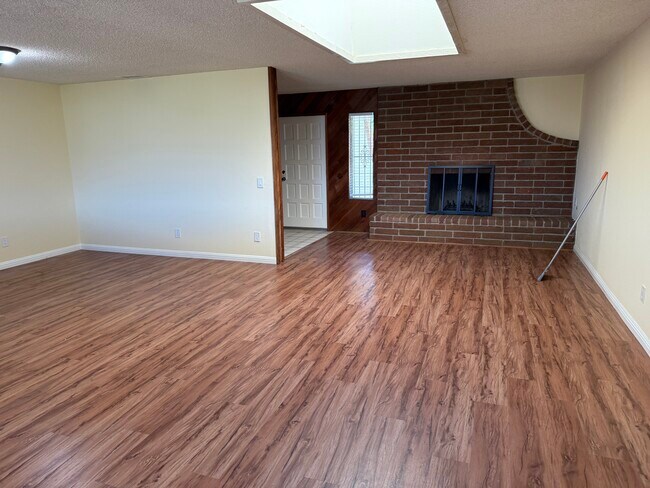 569 Mundy Terrace El Cajon, CA 92020 photo 3