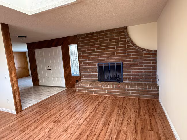 569 Mundy Terrace El Cajon, CA 92020 photo 2