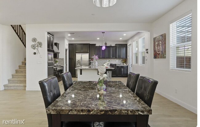 243 Bella Serata Avenue, Tracy, CA 95391 photo 2