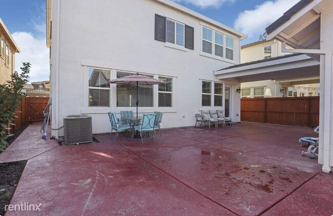 243 Bella Serata Avenue, Tracy, CA 95391 photo 5