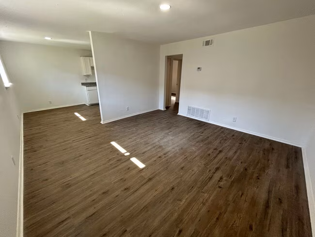 2807 Observation Dr San Antonio, TX 78227 photo 4