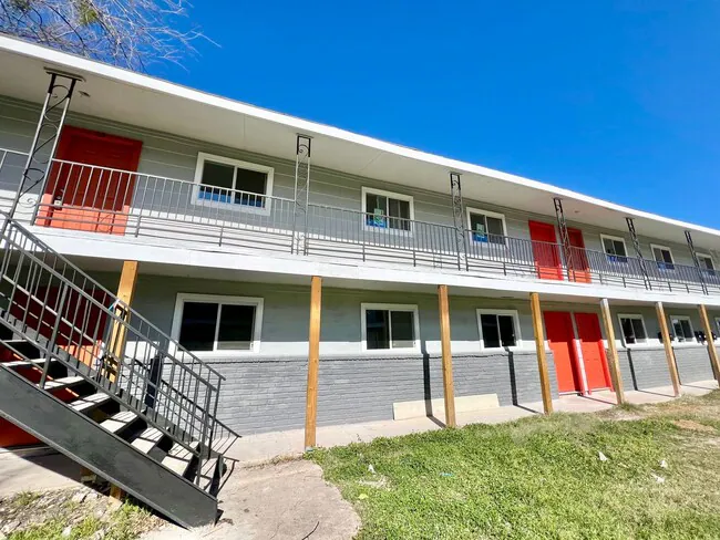 2807 Observation Dr San Antonio, TX 78227 photo 3