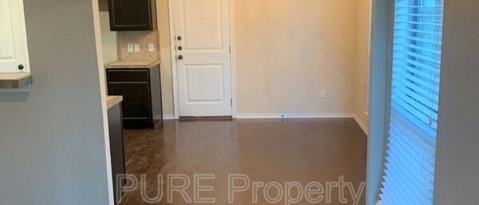 211 N College St Georgetown, TX 78626 photo 5