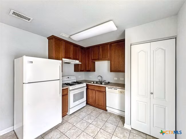 340 Perry St San Marcos, TX 78666 photo 4