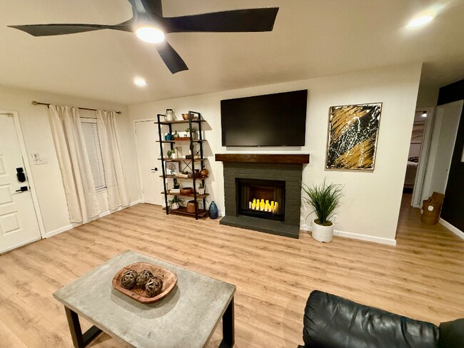 508 Algerita Dr Georgetown, TX 78628 photo 3