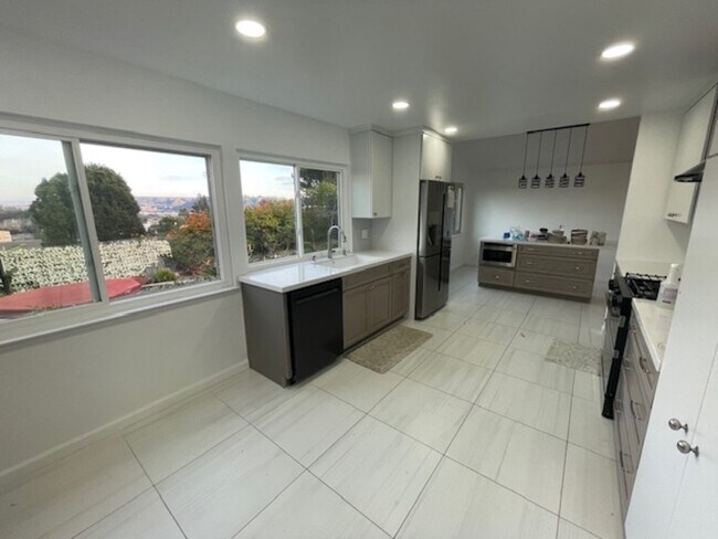 13161 Shalimar Pl Del Mar, CA 92014 photo 2