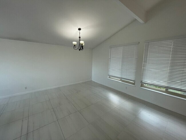 13161 Shalimar Pl Del Mar, CA 92014 photo 4