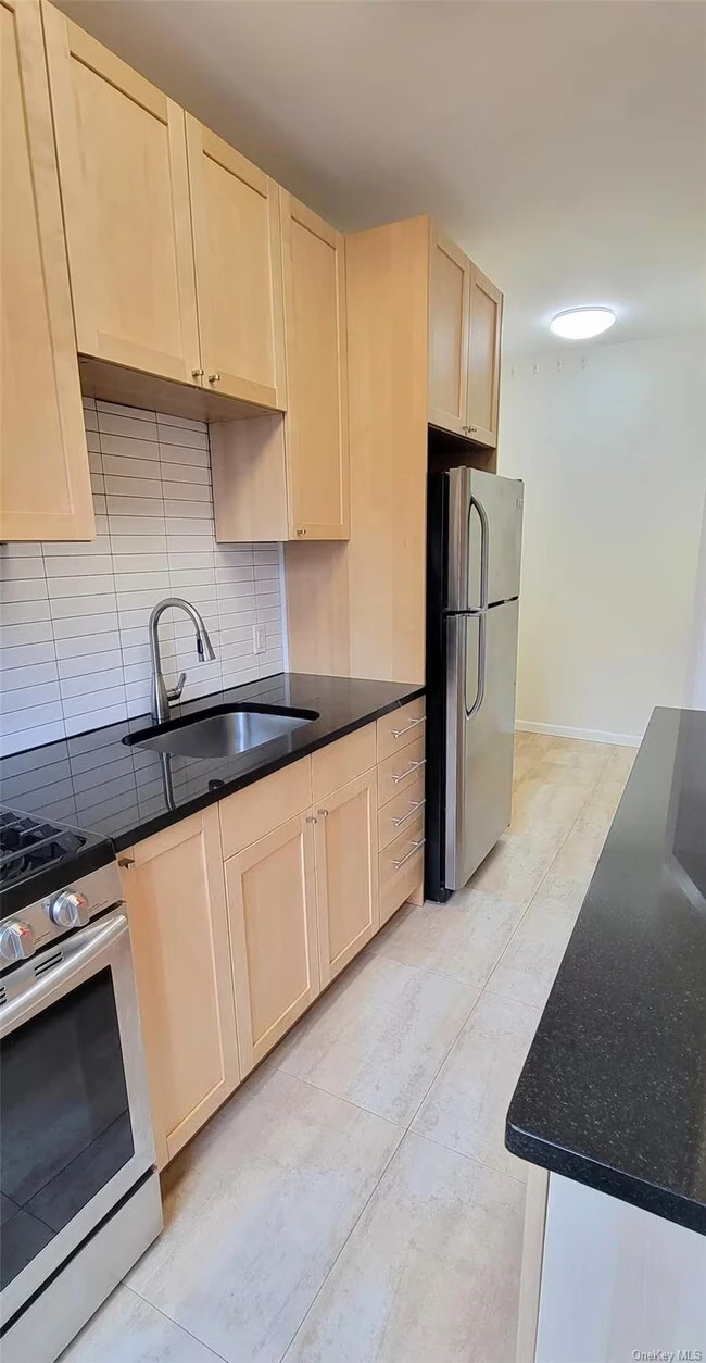 48-29 40th St Queens, NY 11104 photo 5