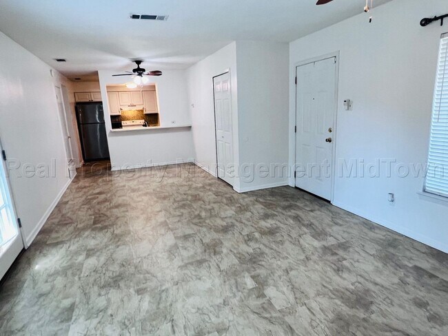 2925 Fairway Drive, Grand Prairie, TX 75052 photo 4