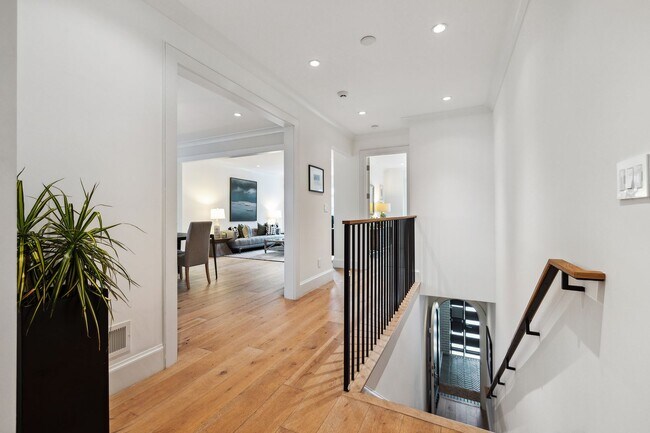 3030 Franklin Street, San Francisco, CA 94109 photo 4