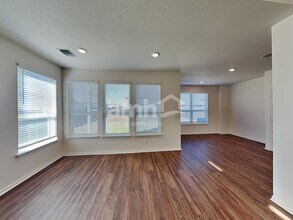207 Pebble Creek Run New Braunfels, TX 78130 photo 5