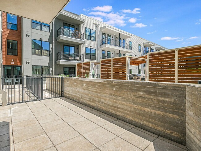 1701 Simond Ave Ave Austin, TX 78723 photo 2