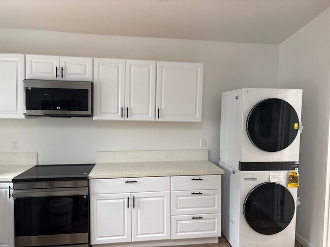 4247 Governor Dr San Diego, CA 92122 photo 4