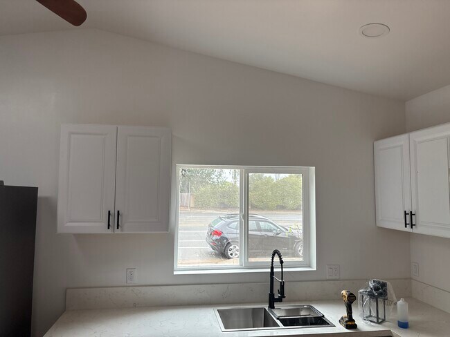 4247 Governor Dr San Diego, CA 92122 photo 3