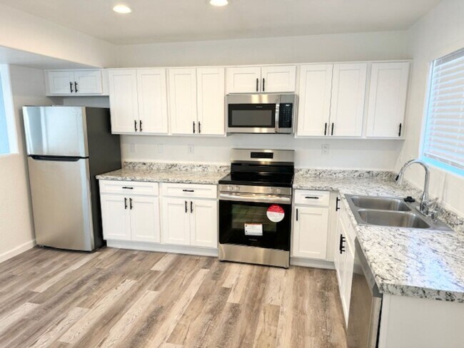 2602 W Ocotillo Rd Phoenix, AZ 85017 photo 3