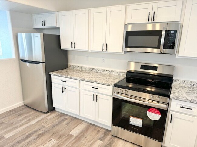 2602 W Ocotillo Rd Phoenix, AZ 85017 photo 4