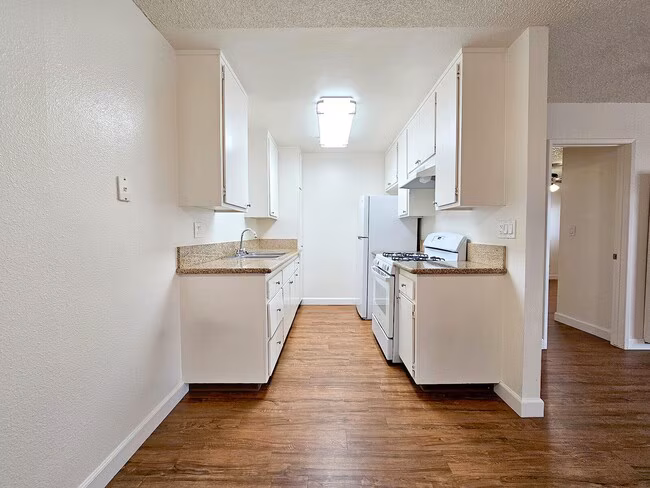 Vista Bella Apartment Homes photo 5