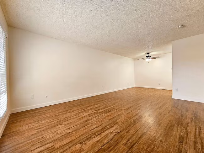 Vista Bella Apartment Homes photo 2