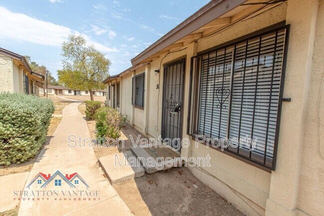 3120 N 67th Ln Phoenix, AZ 85033 photo 3