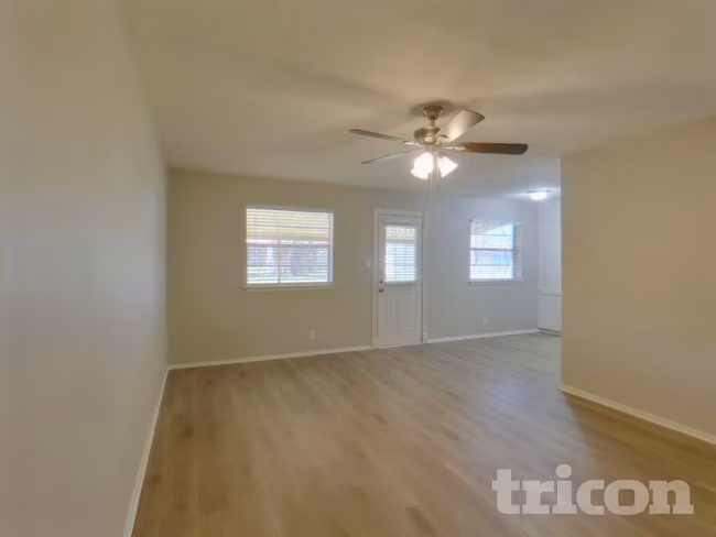 729 Hallvale Drive, White Settlement, TX 76108 photo 2