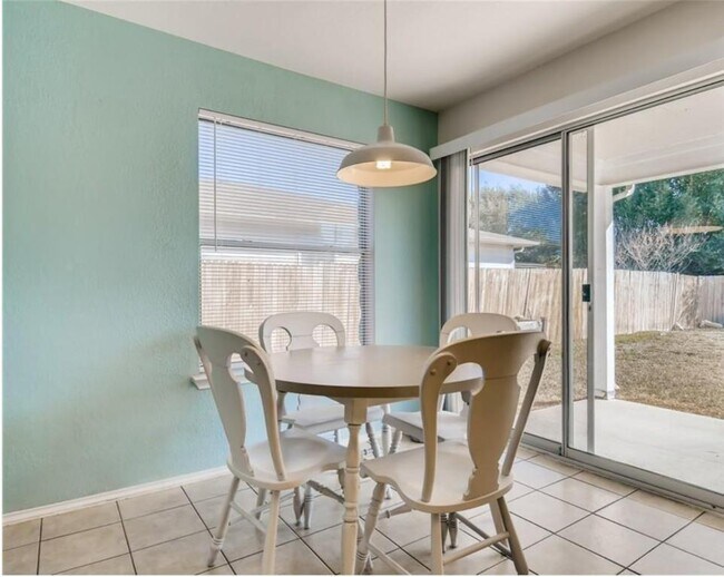 12205 Kelton Dr Austin, TX 78754 photo 4