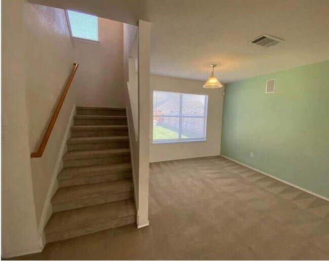 12205 Kelton Dr Austin, TX 78754 photo 5