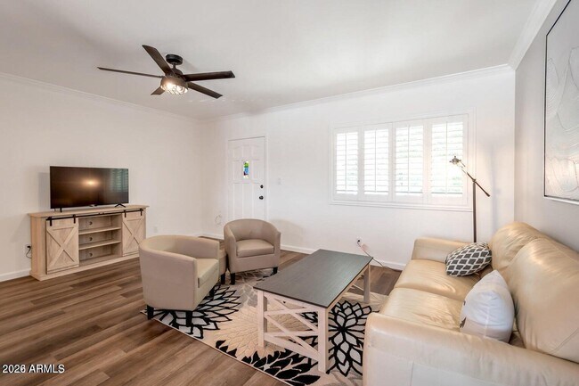 721 E Montebello Ave Phoenix, AZ 85014 photo 4
