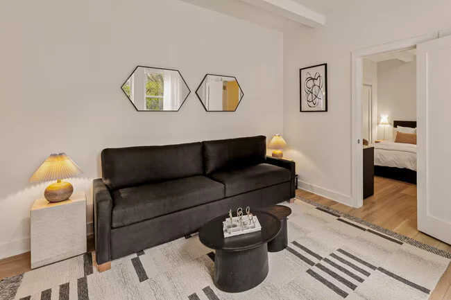 151 E 80th St New York, NY 10075 photo 5