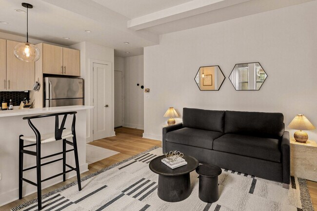 151 E 80th St New York, NY 10075 photo 2